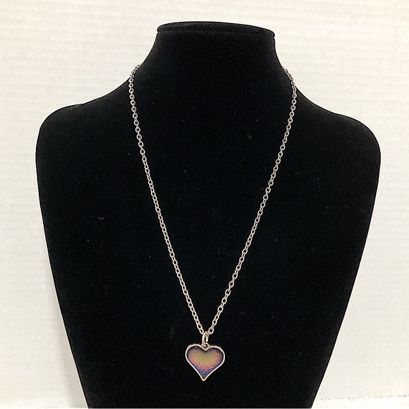 Retro Glittery 💜 Heart Necklace - Picture 1 of 4